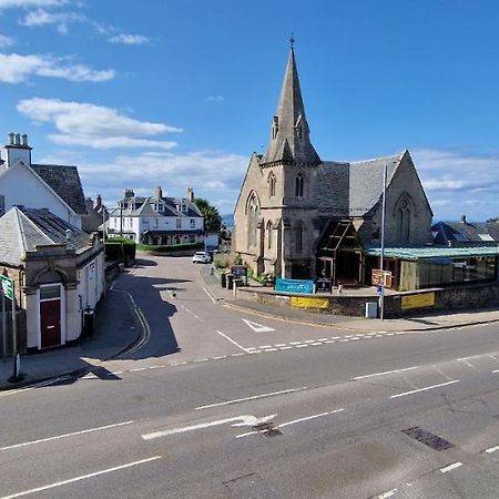 Colin Young Place Nairn Bagian luar foto