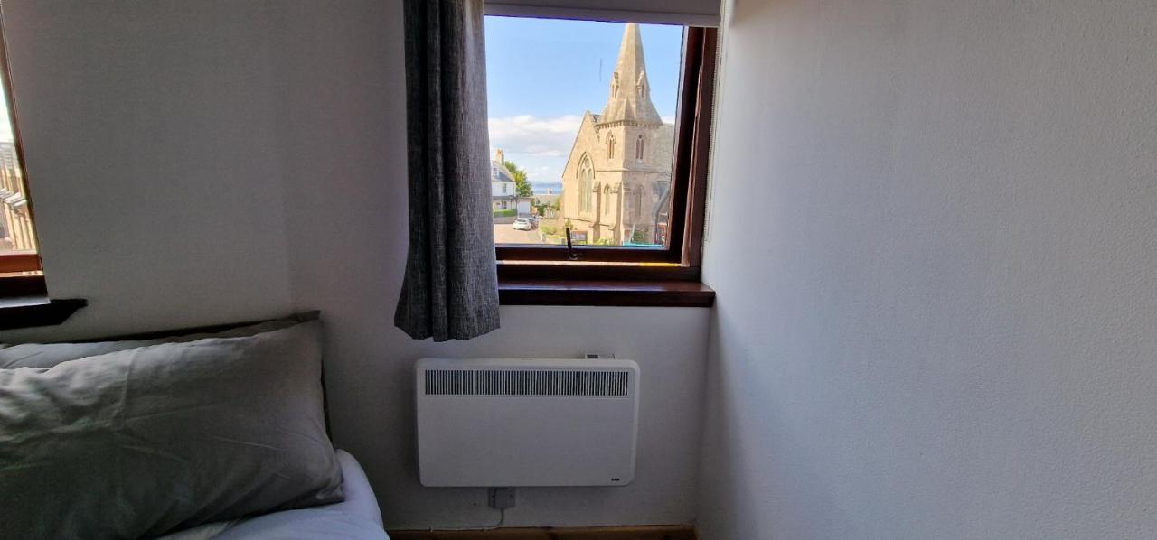 Colin Young Place Nairn Bagian luar foto