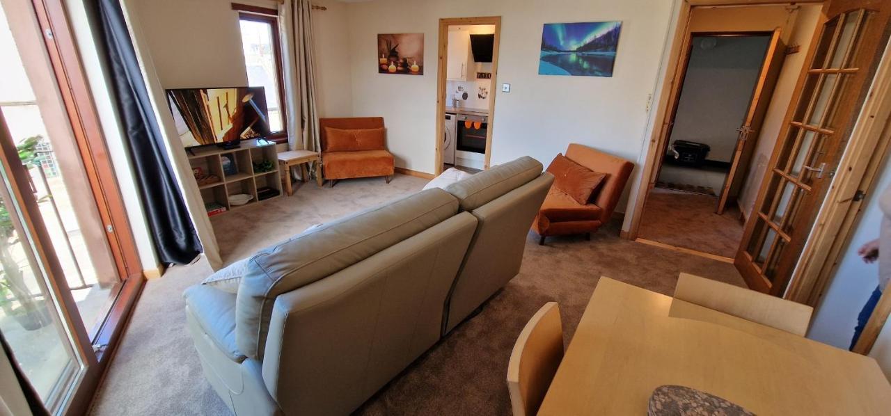 Colin Young Place Nairn Bagian luar foto